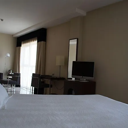 Nh萨拉戈萨城市酒店 酒店 4*