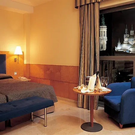 호텔 Nh 시우다드 데 자라고자