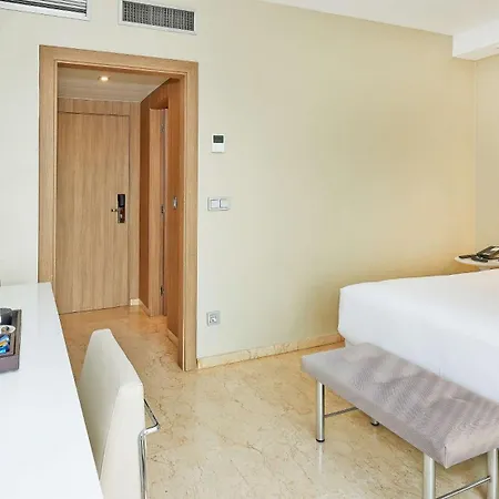מלון Nh Ciudad De 4*