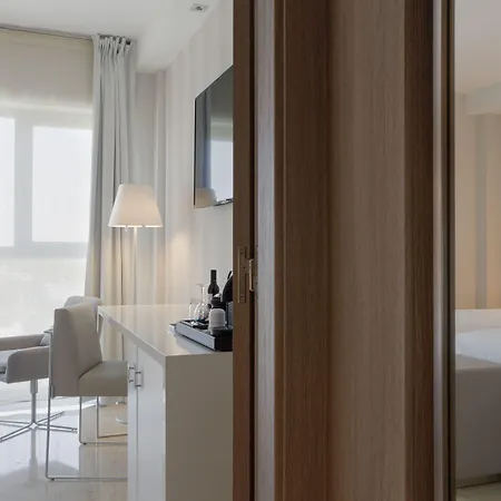 Nh萨拉戈萨城市酒店 酒店 4*