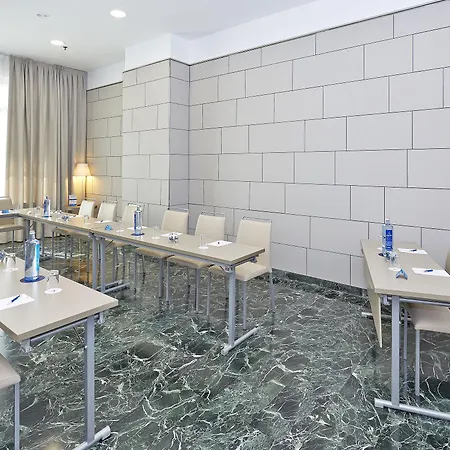 Nh萨拉戈萨城市酒店 酒店 4*