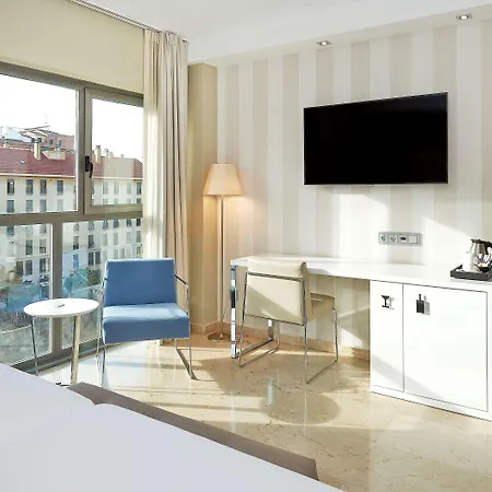 Hotel Nh Ciudad De 4*