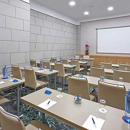 Nh Ciudad De Отель 4*