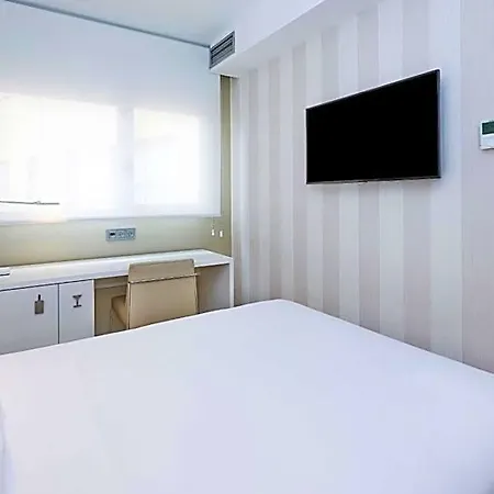 Nh Ciudad De Отель 4*
