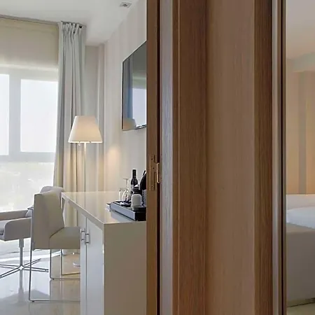 Nh Ciudad De Отель 4*