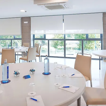מלון Nh Ciudad De 4*