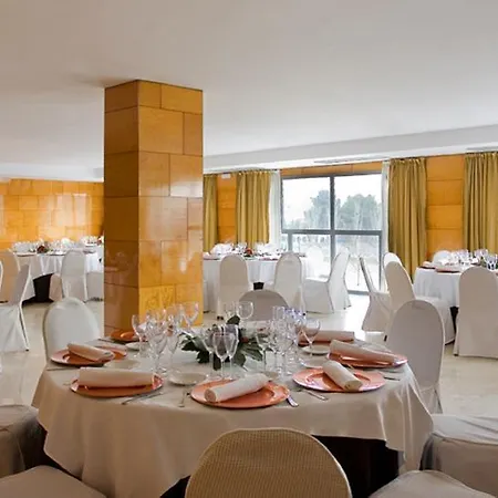فندق إن إتش سيوداد دي زاراجوزا 4*