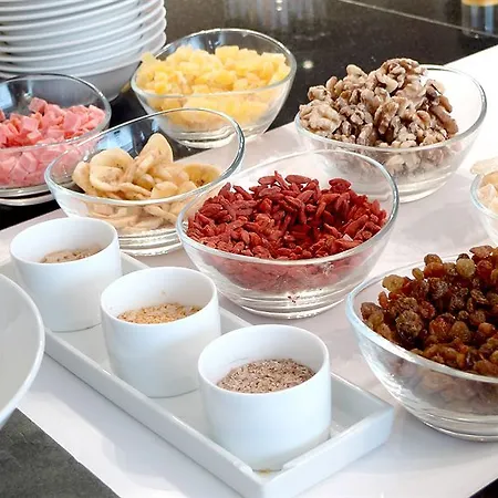 Nh 시우다드 데 자라고자 4*