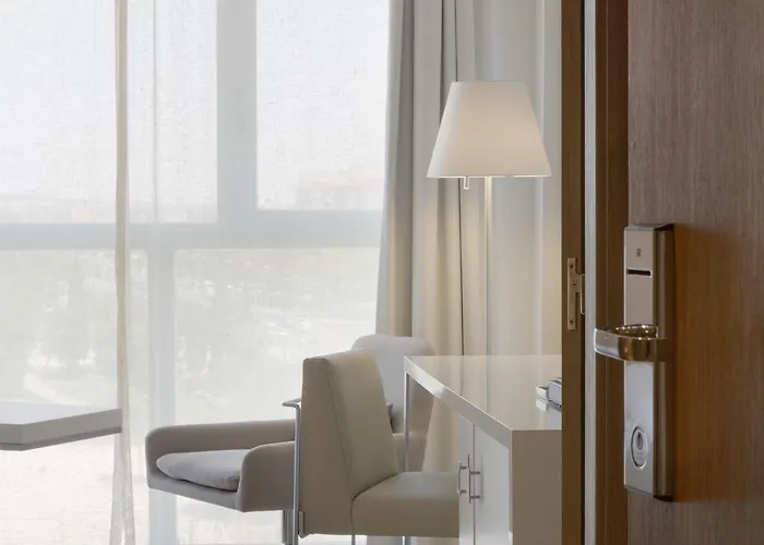 Nh Ciudad De Hotel 4*