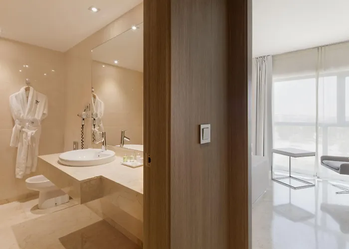 Nh Ciudad De سرقسطة