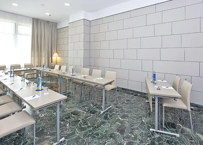 Nh Ciudad De Hotel 4*