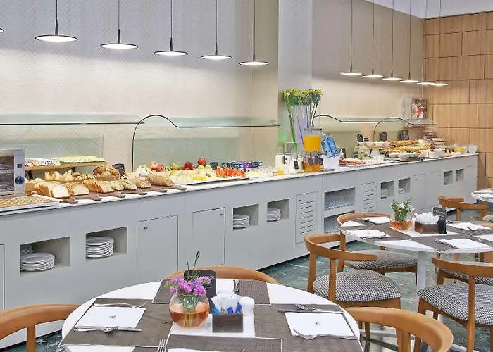 فندق Nh Ciudad De