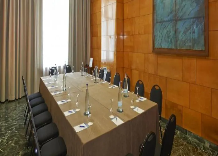 فندق Nh Ciudad De 4*