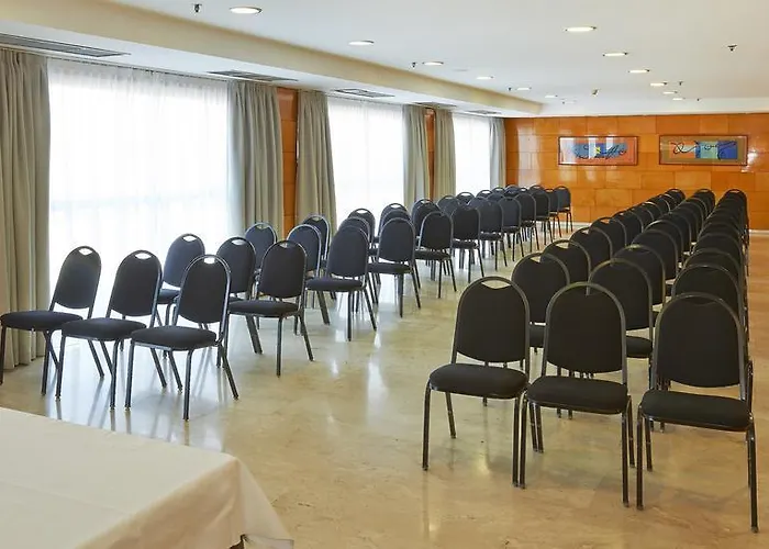 Nh Ciudad De 4* سرقسطة